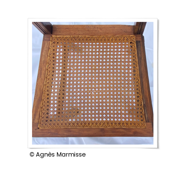 Exemple de réalisation de cannage traditionnel à 6 brins sur châssis trapézoïdal, obtenu après la formation professionnelle.